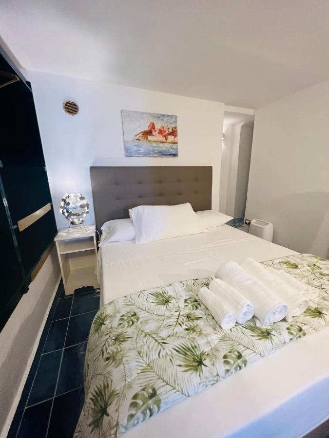 Villa Isabella Ponza Bagian luar foto